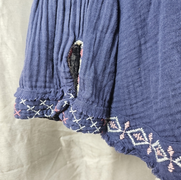 Johnny Was blue embroidered floral tunic blouse top Womens Medium - Picture 5 of 9